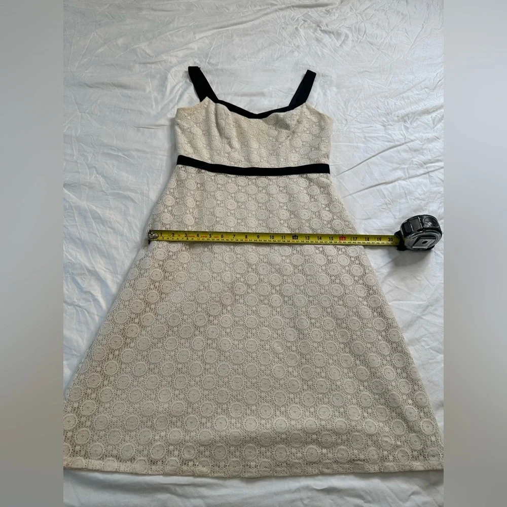 Ann Taylor LOFT 4P Petites Lace Fit & Flare Dress White Black Trim Midi - Picture 11 of 11